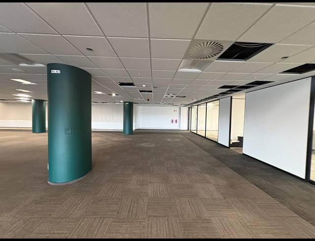 3,758M² OFFICE TO LET IN PINELANDS